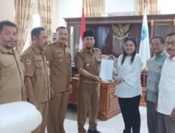Kado Natal Terindah, Pj Bupati Ihsan Basir Serahkan Hibah Lahan Gereja Imanuel Salakan