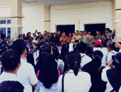 Demonstrasi Aliansi Honorer Bangkep : Pak Bupati Tolong Nasib Kami Jangan Dimainkan Lagi Oleh BKD.!